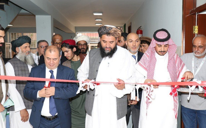 Azərbaycan Əfqanıstanda qadınlar üçün xalçaçılıq mərkəzi açıb, açılışda qadınlar iştirak etməyib