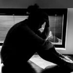 Gəncədə gey ailəsi tərəfindən zorakılıq gördüyü üçün bir həftədir küçələrdə qalır