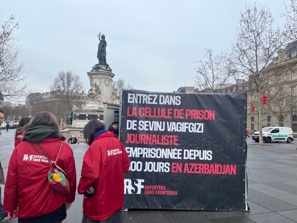 Parisdə jurnalist qadınlara dəstək aksiyası