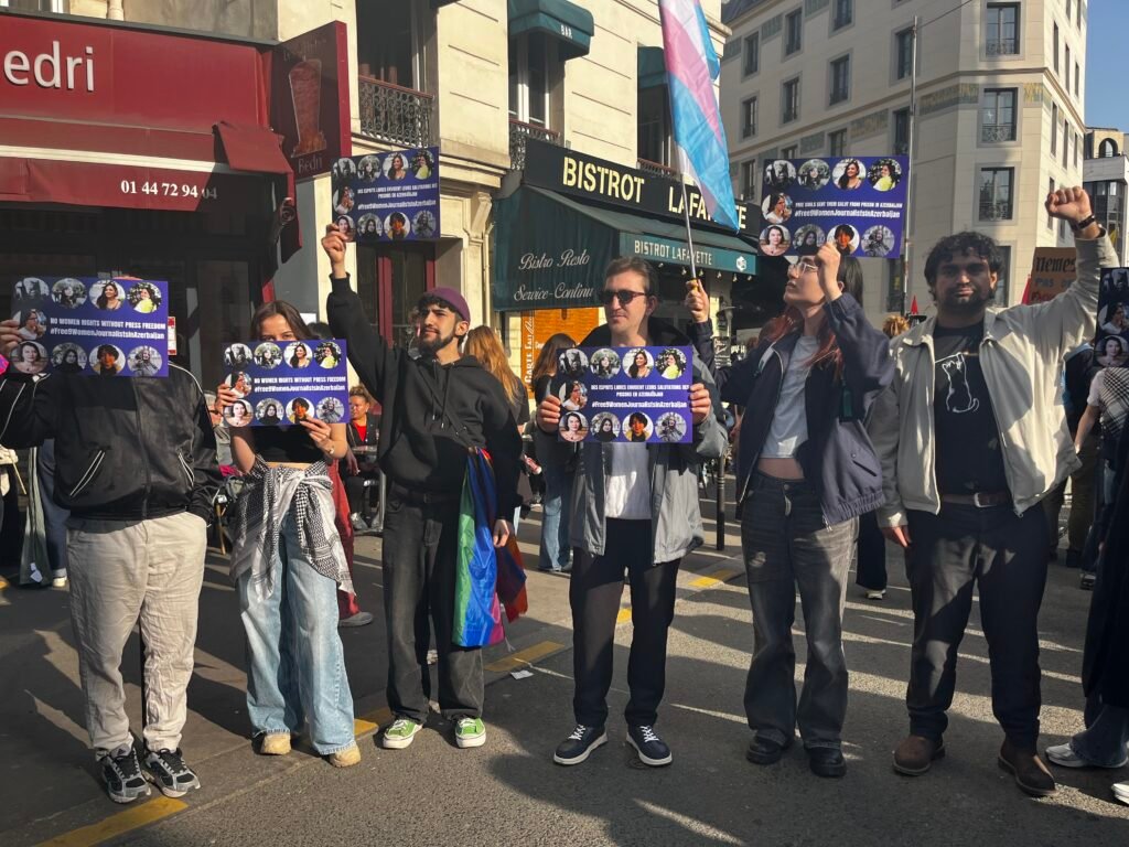 Parisdə 8 Mart yürüyüşü: “Azərbaycanlı 9 qadın jurnalistə azadlıq”