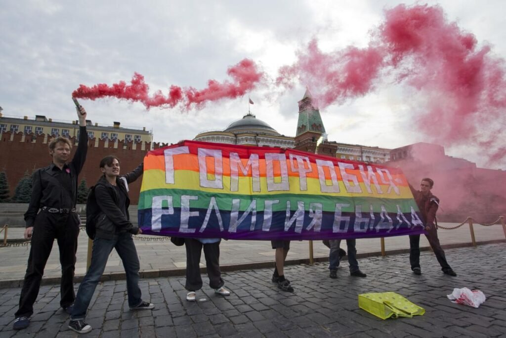 Rusiyada miqrant “LGBT təbliğatı” əsası ilə deportasiya edilib