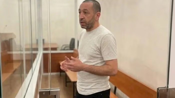 “Qaşlarını səliqəyə salıb” deyə həyat yoldaşını döydü – Lənkəranda qadına zorakılıq